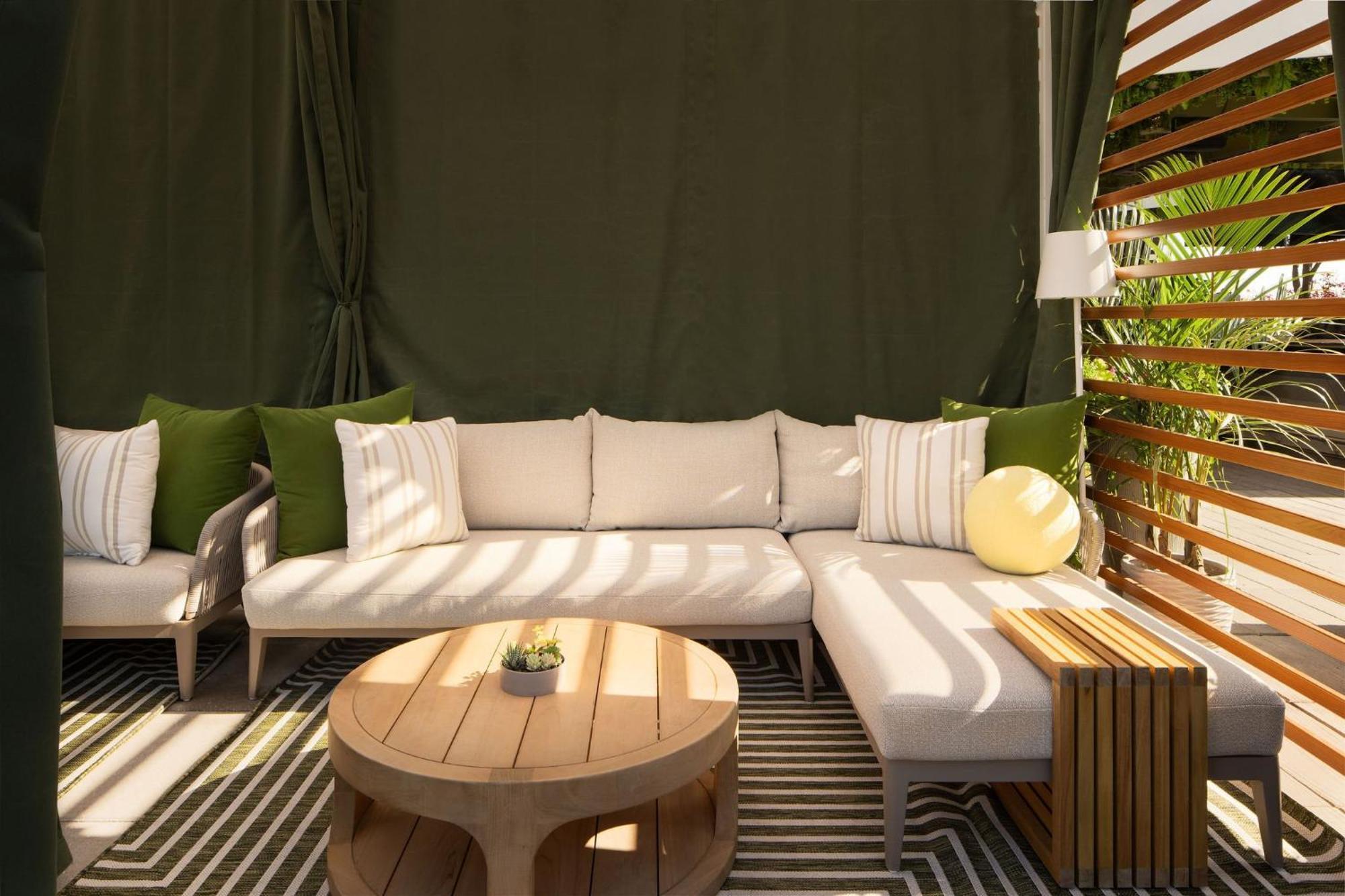 Halcyon - A In Cherry Creek 4*