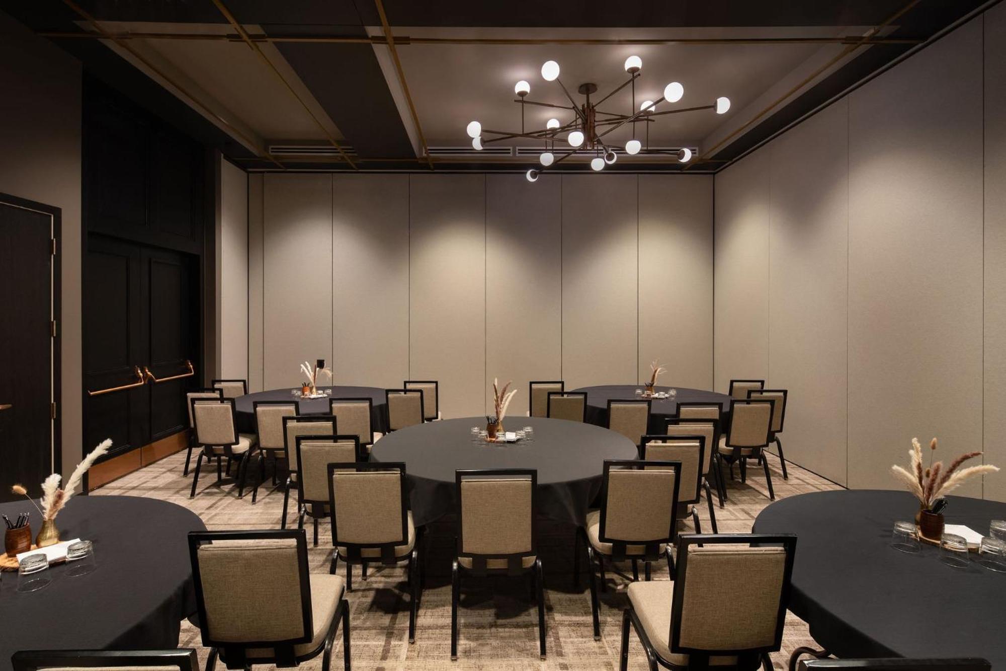 Hotel Halcyon - A In Cherry Creek Denver