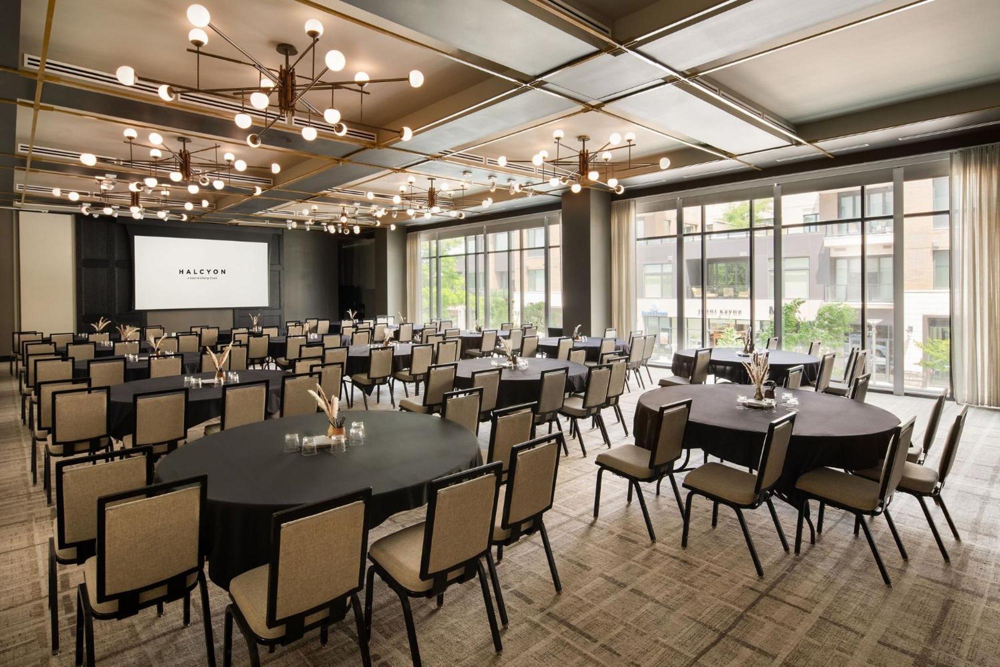 Halcyon - A In Cherry Creek 4*