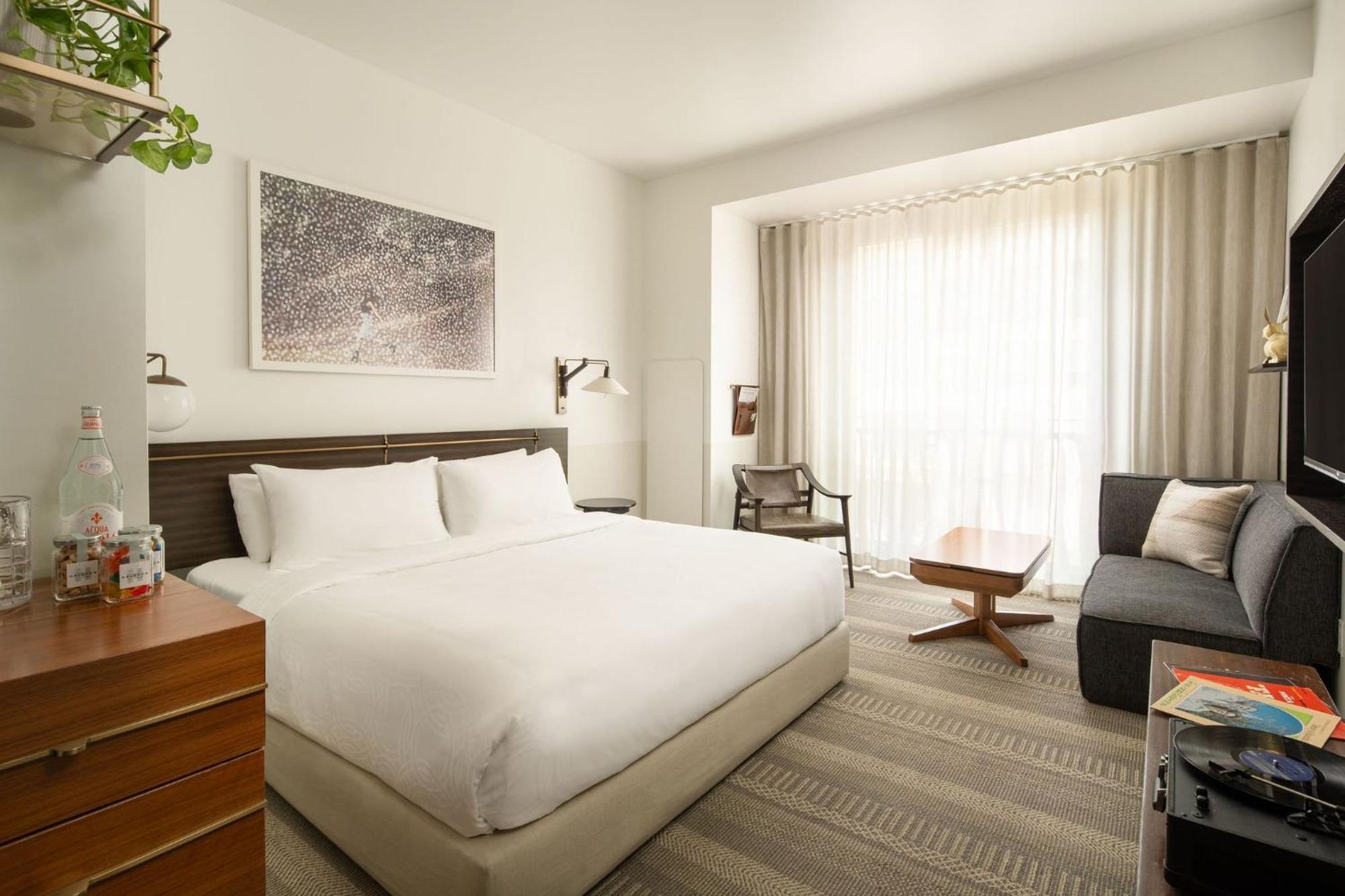 Halcyon - A In Cherry Creek Denver