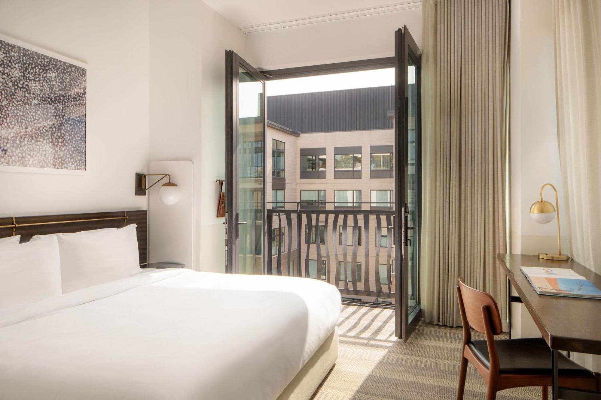 Hotel Halcyon - A In Cherry Creek 4*